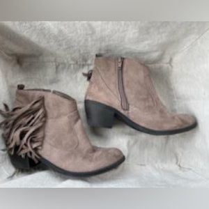 Girls Fringe Boots